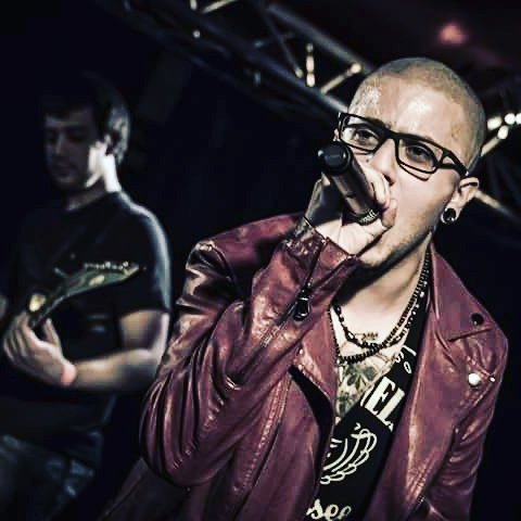 InsaneComp's tweet photo. Rock on stage 🤘🤘🤘 https://t.co/auYvmTeLRI