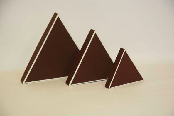 GWDLtd's tweet image. Take a look at our beautifully finished triangular boxes. What would put inside one? #triangleboxes #prettyboxes #GWD