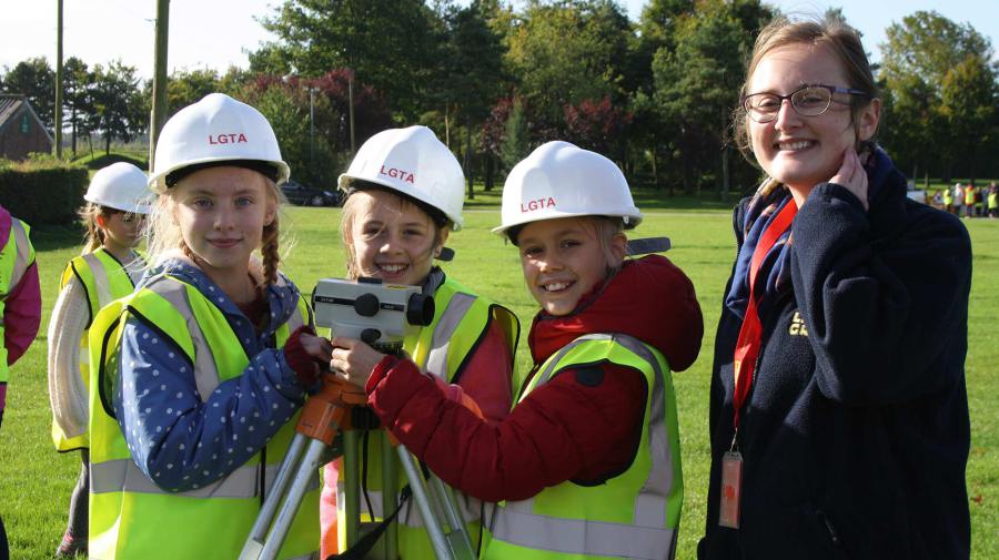 CityXNews's tweet photo. Next generation get to grips with the construction industry in Lincolnshire

https://t.co/EdR4mLg4Ua https://t.co/2h93tNHha0