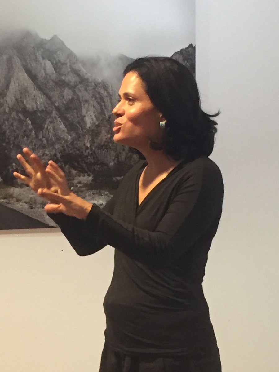 Liveyourbrand_'s tweet photo. Hoy  en una  charla en la Embajada Mexicana en Madrid! Felices de haber estado allí.  #fortalezasdecaracter #liveyourbrand https://t.co/QqByH0efN8