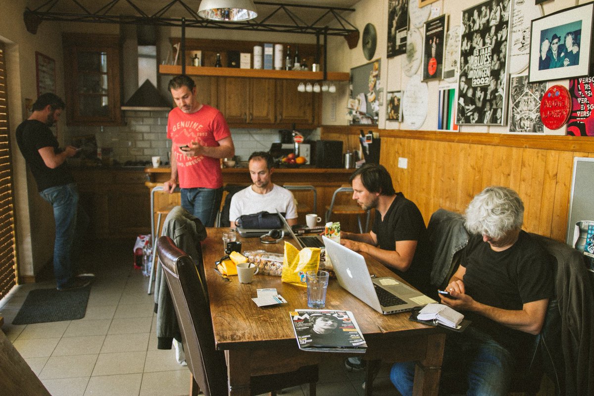 Adem staat in de Vox-lijst op #radio1. Wij hebben zelf al flink gestemd 👍 Jullie ook? Hartelijk bedankt! radio1.be/wat-jouw-top-3