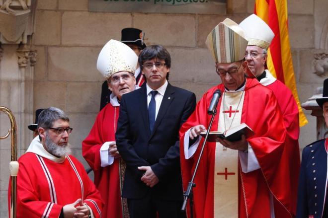 El Vaticano decide intervenir en el conflicto en Cataluña, y declara santo a Puigdemont tras la milagrosa curación de 900 heridos

#4oct