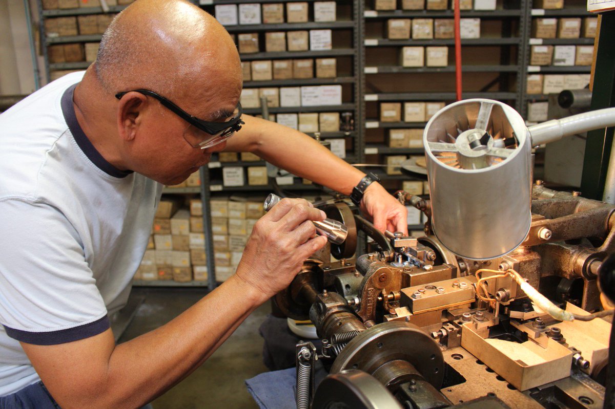 AdvanexAmericas's tweet image. #Advanex is continuously working as a team to improve product quality and efficiency through our operations: advanexusa.com/quality-contro…