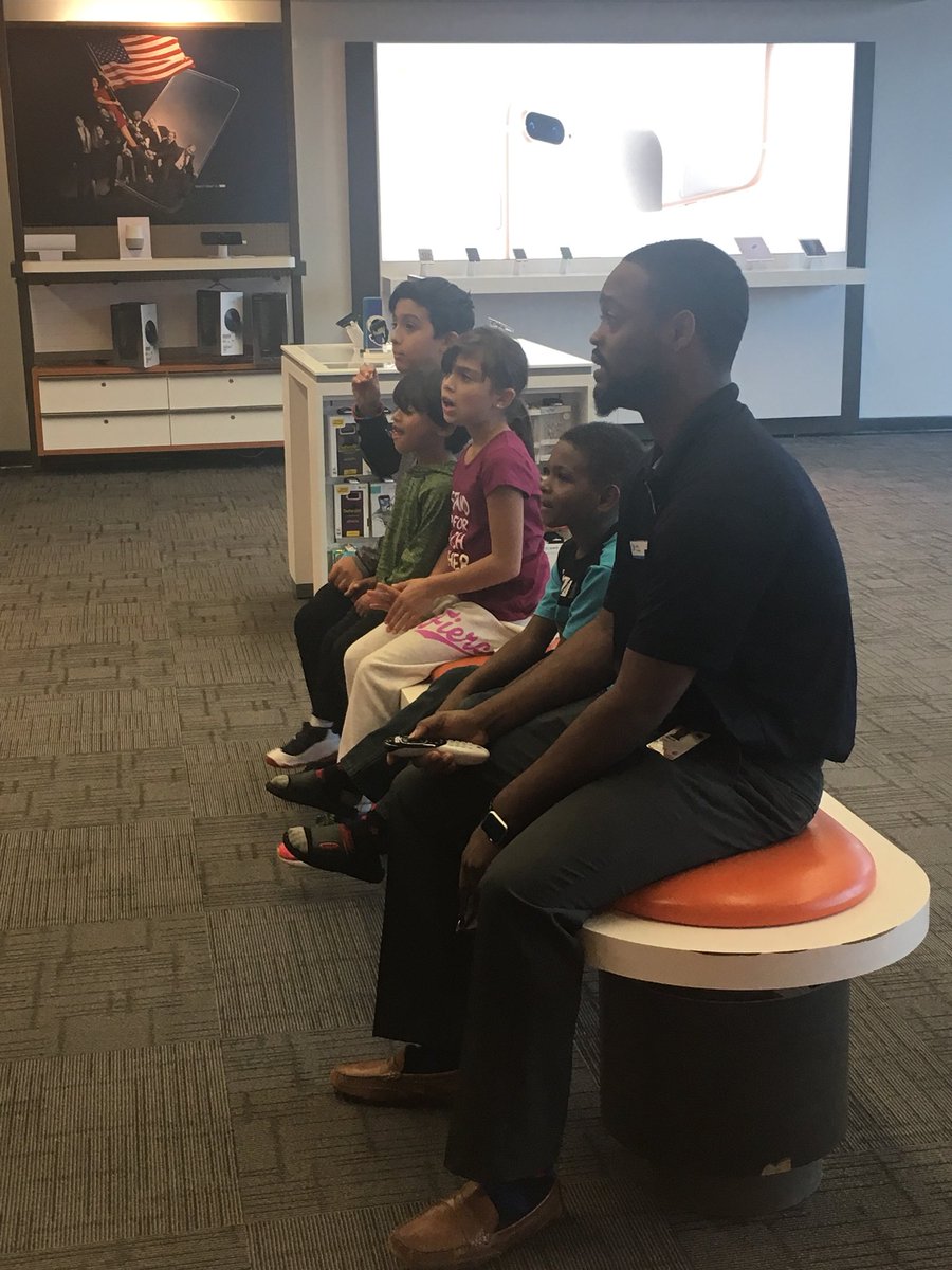 Billy_IHE's tweet photo. Will amazing the kids at the west location with a demo of our #DTV #teamwest #attlife #Mighty3 https://t.co/zRzTm44G31