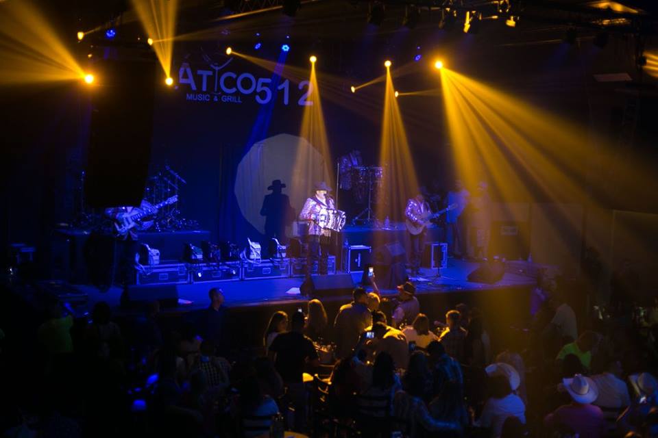 MonterreyMusic's tweet photo. 📸 | Gran noche norteña en el #Atico512 con #ElAutenticoyÚnico @ELPODERDELNTE volviendo hacer una exitosa presentación #MtyMusic https://t.co/rCJgIp41xr