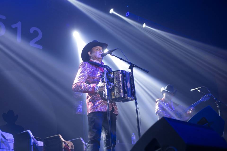 MonterreyMusic's tweet photo. 📸 | Gran noche norteña en el #Atico512 con #ElAutenticoyÚnico @ELPODERDELNTE volviendo hacer una exitosa presentación #MtyMusic https://t.co/rCJgIp41xr