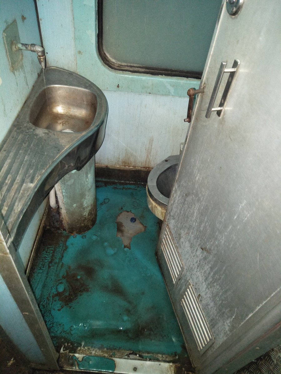 Sujit9005's tweet photo. @drmjabalpur @RailMinIndia @IR_ENHM  https://t.co/QAOcGSPGVE