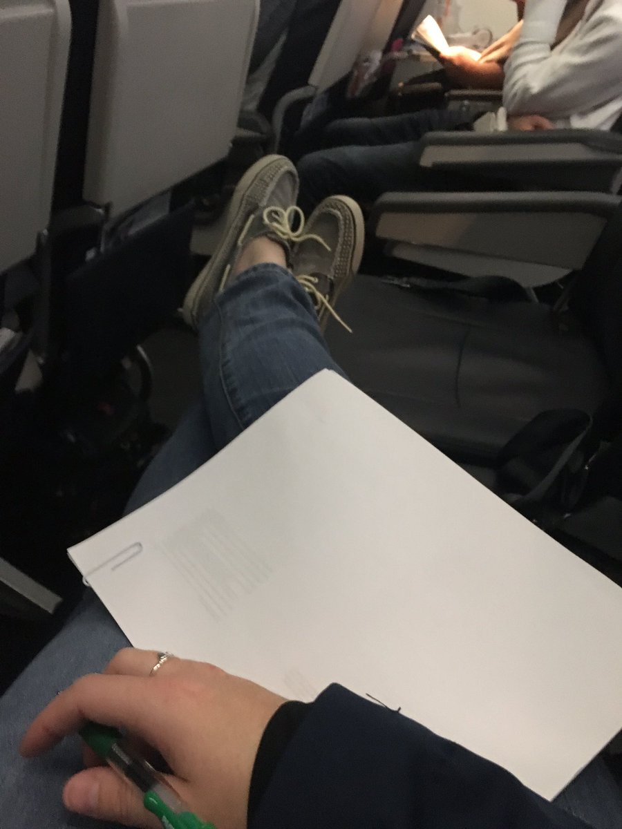 jolted11's tweet image. And this beautiful row was ALLLLLLLL mine for 2.5 glorious hours. #BestFlight #TakeAllTheSeats #StretchThemLegs