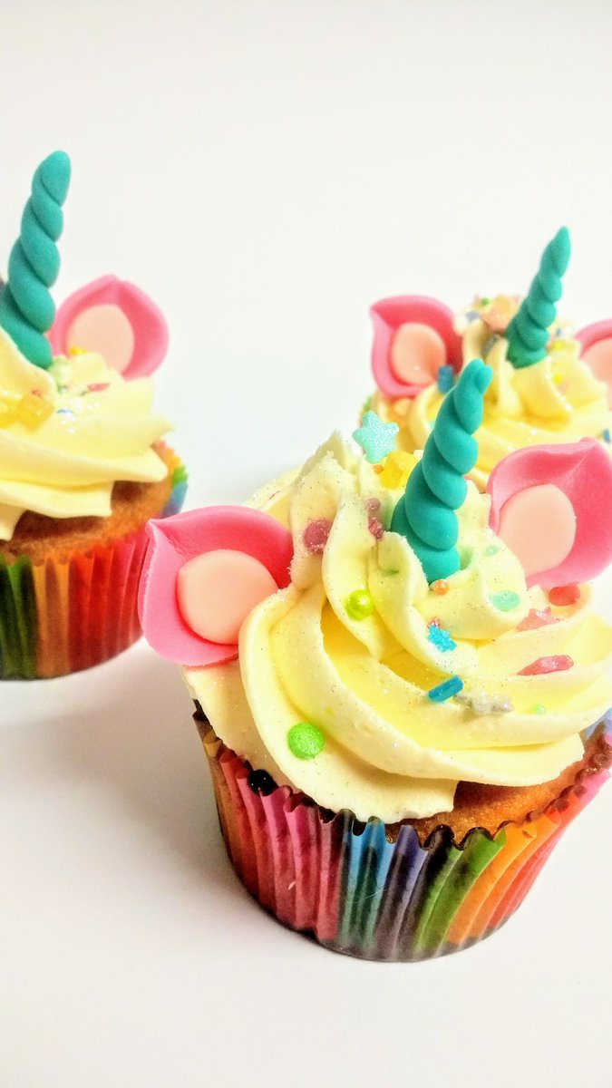 CakesSew's tweet photo. #NationalCakeWeek #unicorn #cupcake #glitter #sprinkles #rainbow https://t.co/GH64rrxe2j