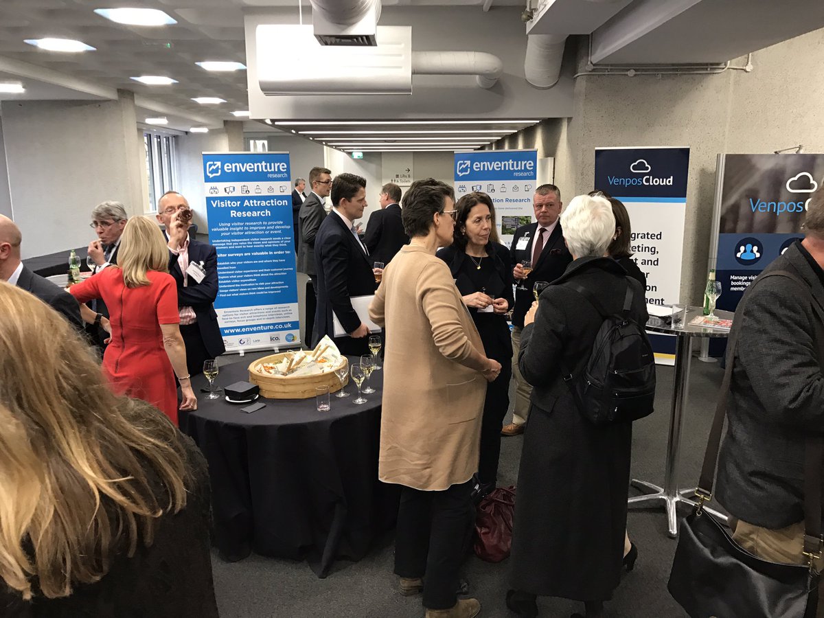 vac_conference's tweet photo. #VAC2017 Mingle around and make new friends! https://t.co/1aXDsvBaxr