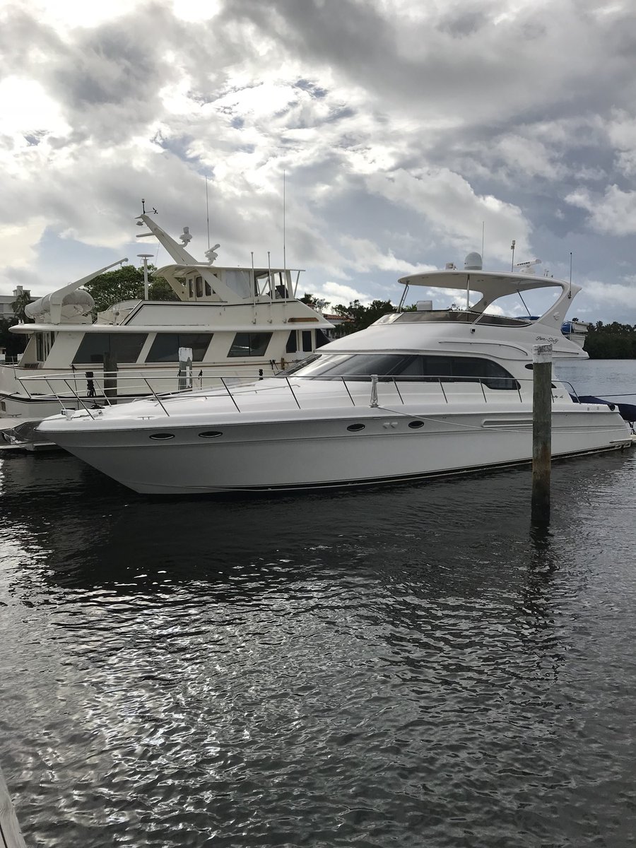 thermoman7's tweet photo. Just completed an insurance survey on this Sea Ray 560 Sedan Bridge. https://t.co/hr1zgQ8ndA. https://t.co/lcnZXQxXFc
