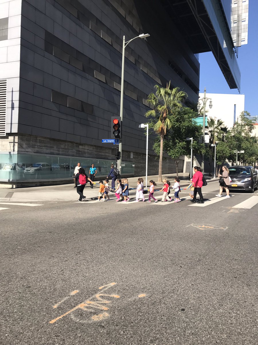 VisionZeroLA's tweet photo. Our #tinydots @LADOTofficial #walktoschool too! https://t.co/lcHd26xgBL