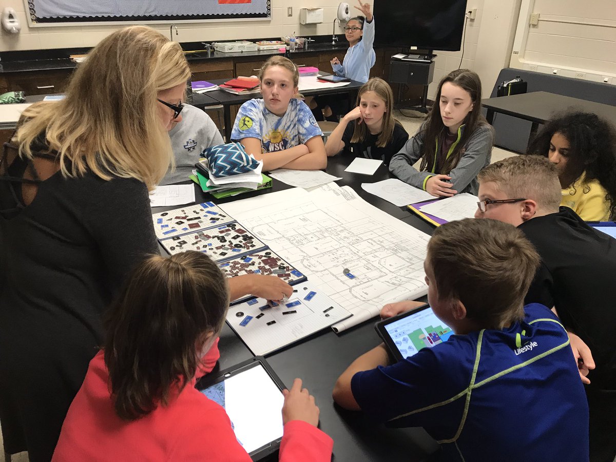 Hands on with an Interior Designer! So much fun building our dream homes. <a href="/FLIGHTSDW/">FLIGHT Academy</a> <a href="/HorningMiddle/">Horning Hawks</a>