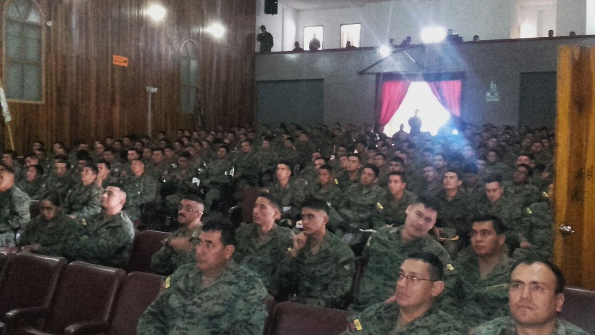 ISSFA_ECUADOR's tweet photo. #Shell I Personal militar de 17-BS “Pastaza” reciben #CharlasISSFA
🔘Recuerda: Contamos con punto de atención al afiliado en cada conferencia https://t.co/kkQ4NPOvnQ