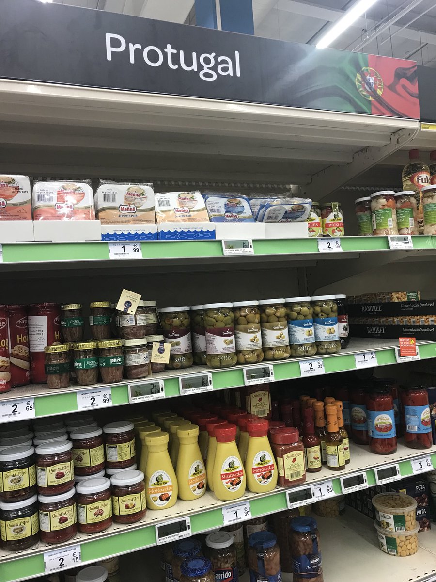 MIAMI30504X's tweet photo. @CarrefourFrance ne respecte plus l’orthographe, ni les Portuguais. https://t.co/nkDUwovqGw