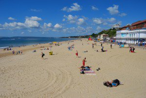 Bournemouth - lindastravel.co.uk/package/bourne… #Bournemouth #holiday #goldensand