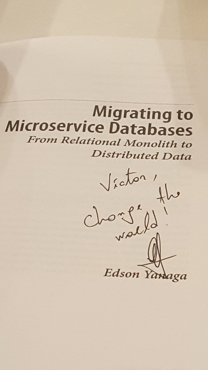 victor_cuervo's tweet image. Como dice @yanaga migrar a microservicios y datos distribuidos para cambiar el mundo... #oracleinnovation17 #oow17 #microservices