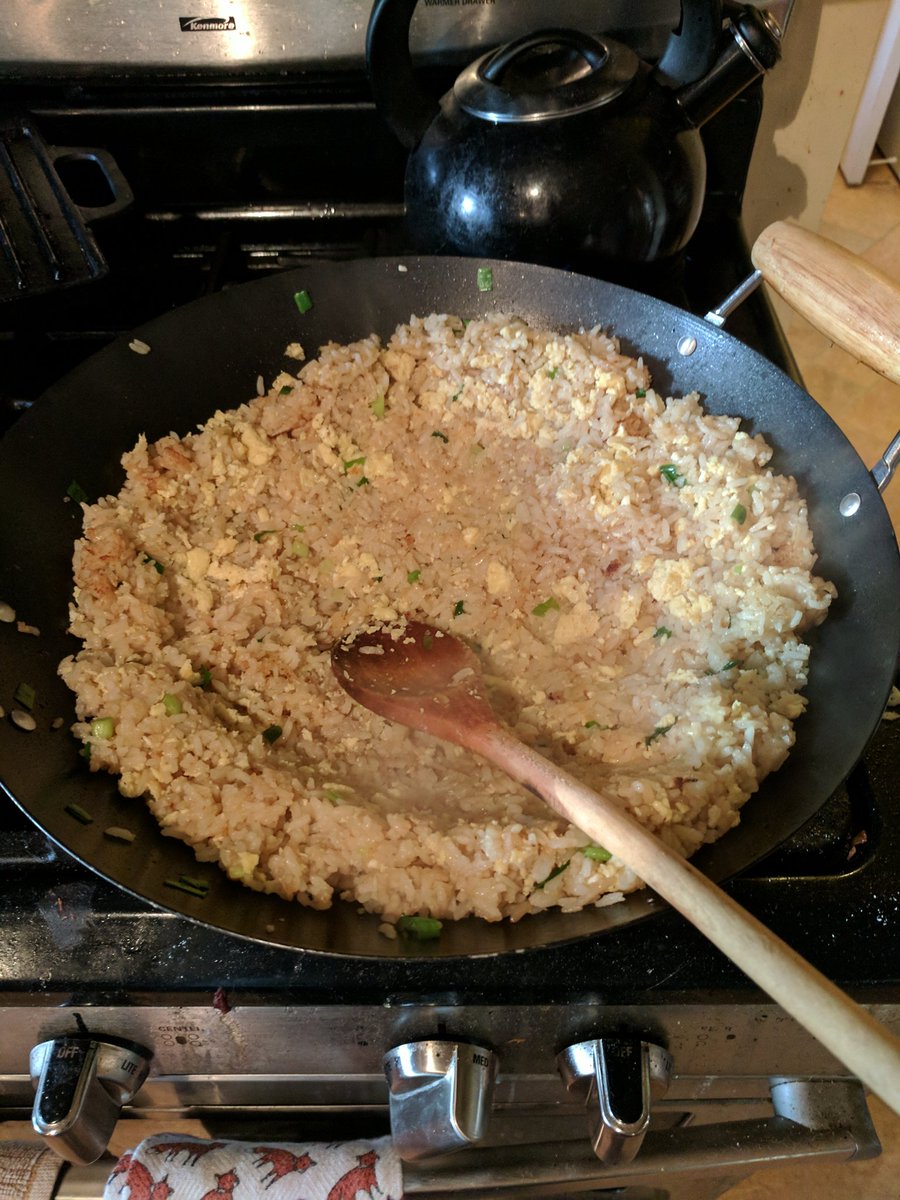 Imaginarykitchn's tweet photo. Curry fried rice with sweet egg scramble and green onion #imaginarykitchen #imagined https://t.co/vFGapJfY1S