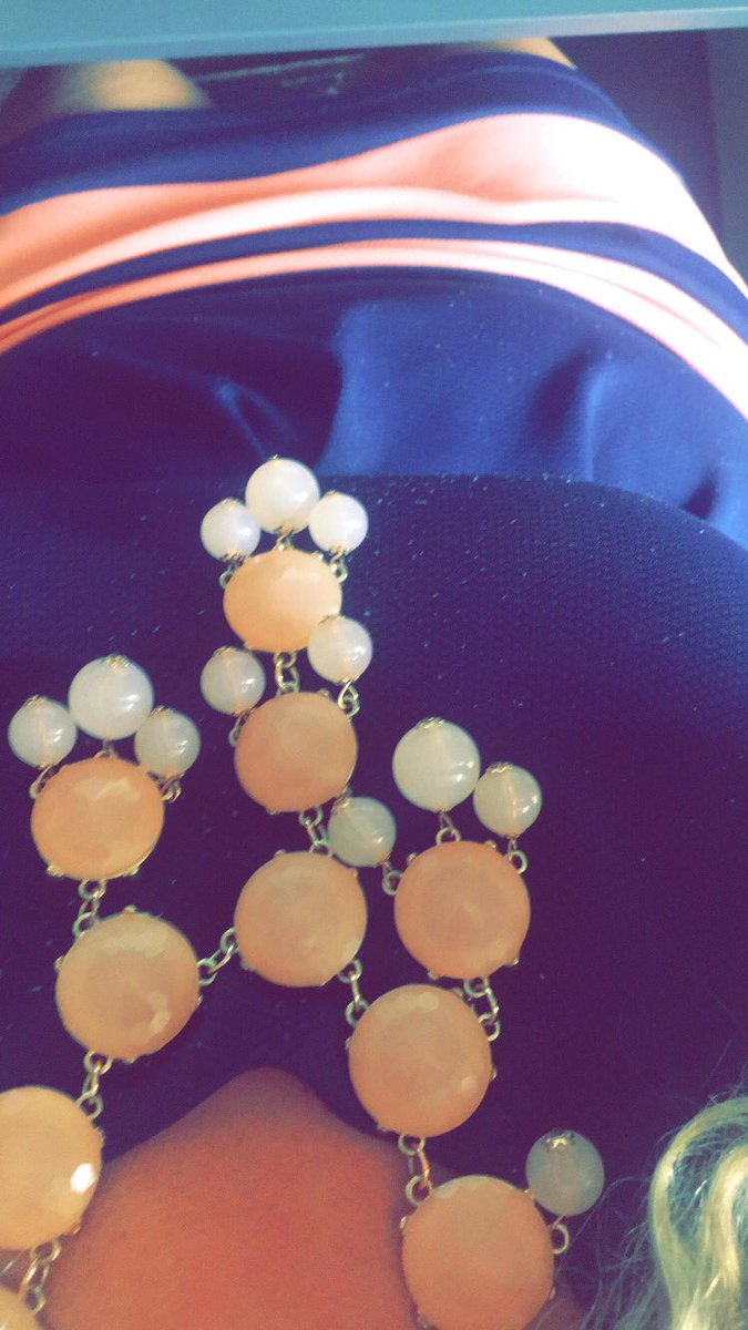 WinTheDay848's tweet photo. @CorriAnne80 Yes! π and my necklace matches my dress! #matchingeverything https://t.co/kHg9clyTlB