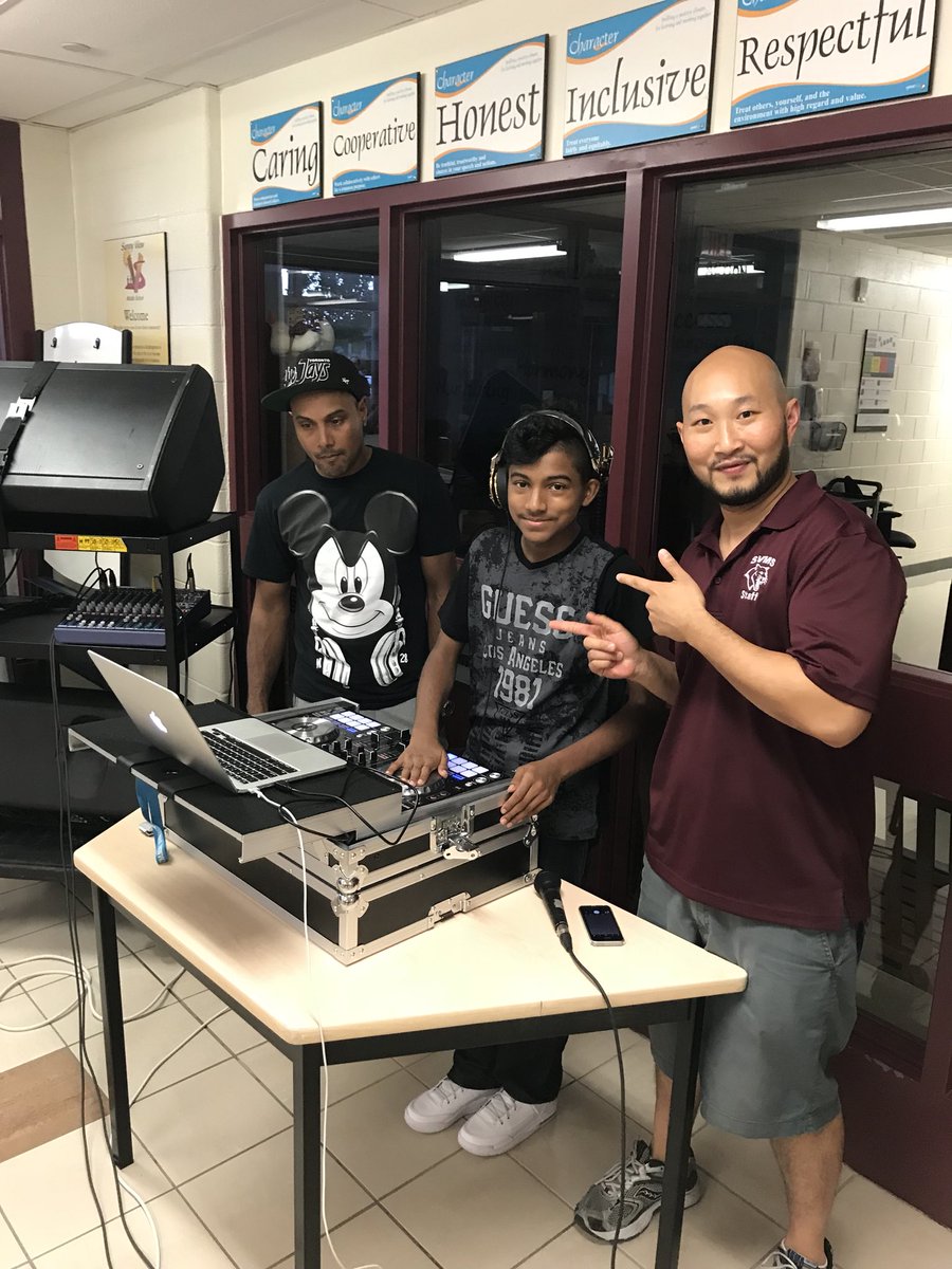SunnyViewMS's tweet image. Our @SunnyViewMS Open House DJ’s!   #anyrequests?