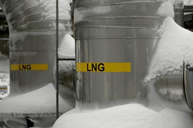 news24tvchannel's tweet photo. India to renegotiate LNG rate with US, Russia #LNGrate #US #Russia https://t.co/G3Tjk9RF97 https://t.co/AgDTfI4eyI