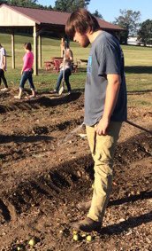 UnionCoSchools's tweet photo. UCHS Ag students planting the fall-winter crops to be used in the school meals program @UCHSFFA #LovePublicEducation https://t.co/11YeQeUowc