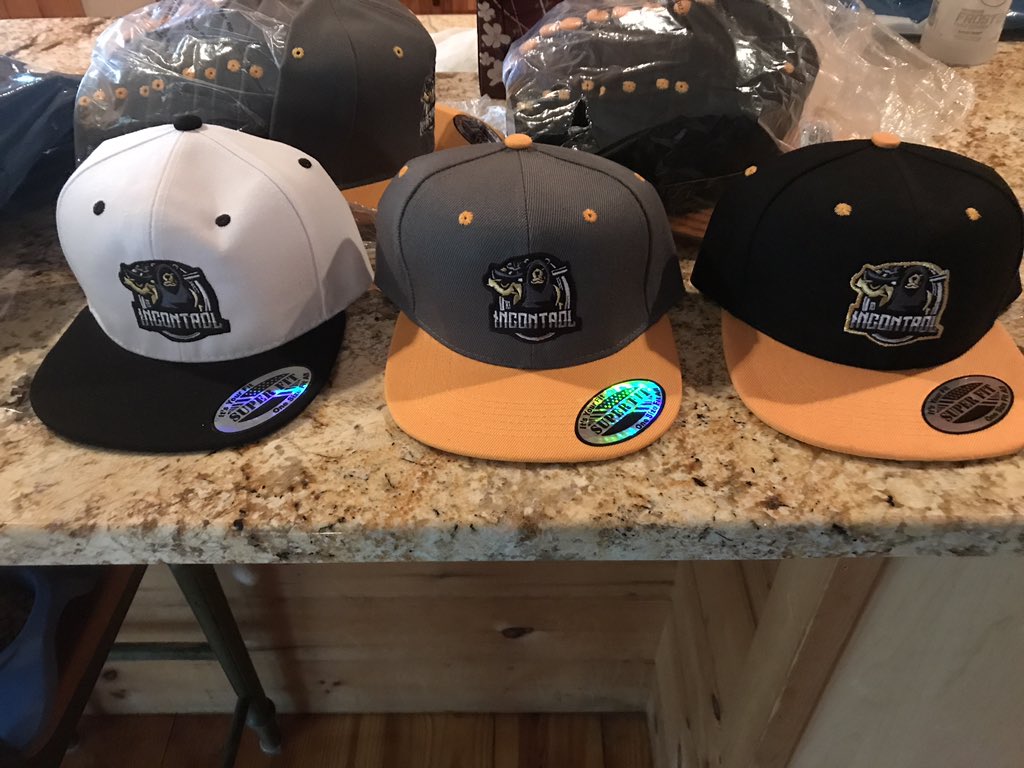 SnoopyySZN's tweet photo. Looking to sell some InC Gear hmu only $25 a hat #BEARicade https://t.co/j2cZs46m5d