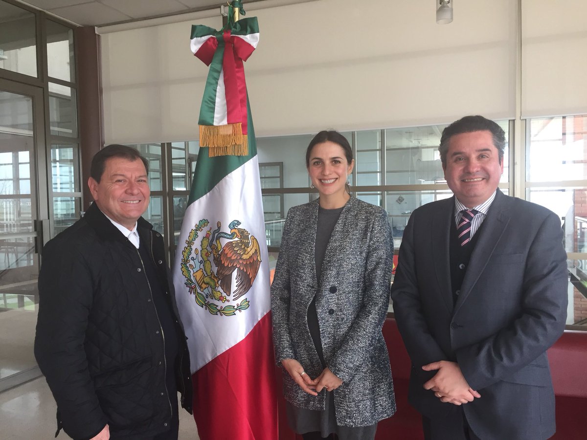 INACAP_CONCE's tweet photo. Nuestros amigos de @embajadamexico ya están en #ChefSur2017 para participar en este gran torneo! Gracias @RubenBeltranG por apoyarnos! https://t.co/iaiGni2Sap