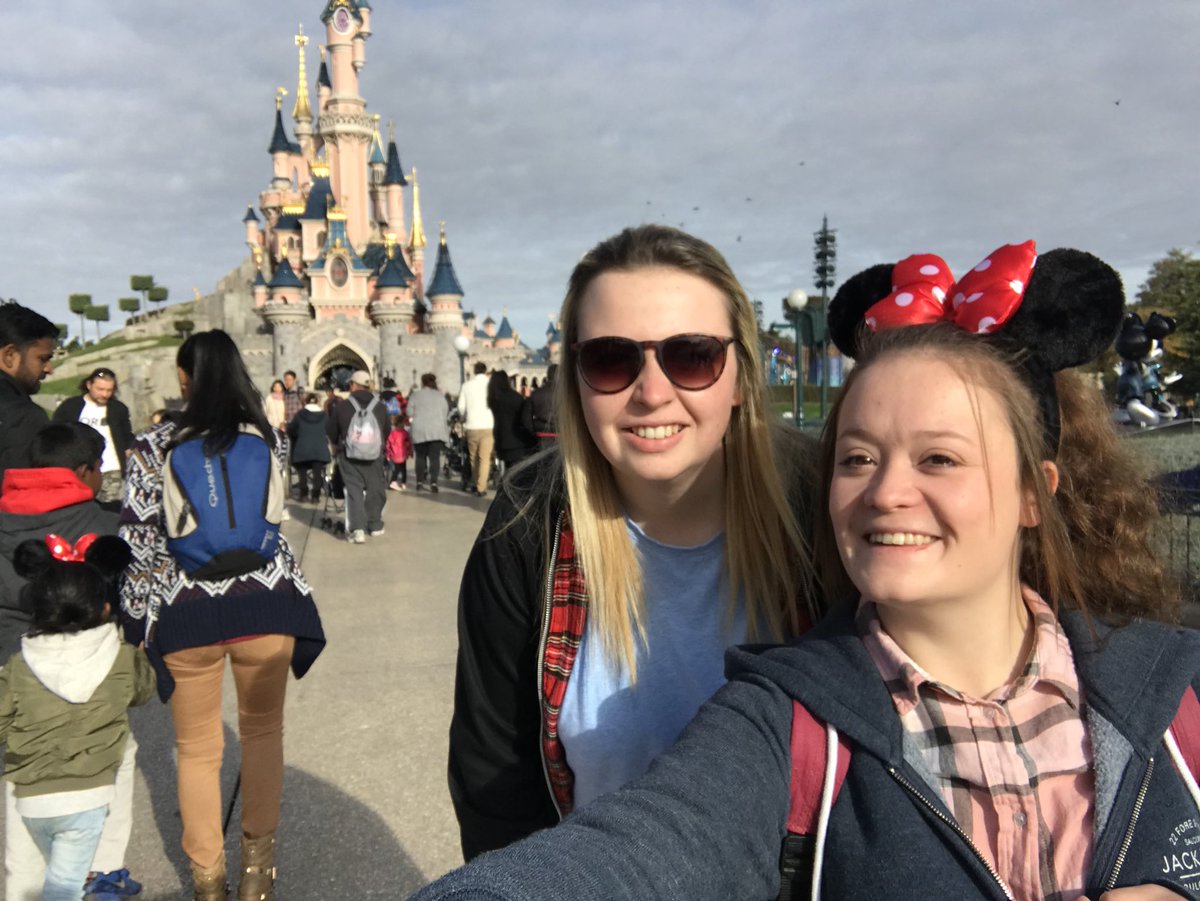 loiskerr95's tweet photo. Best day 🔮🏰💗🇫🇷 https://t.co/3TP3i4RtSc