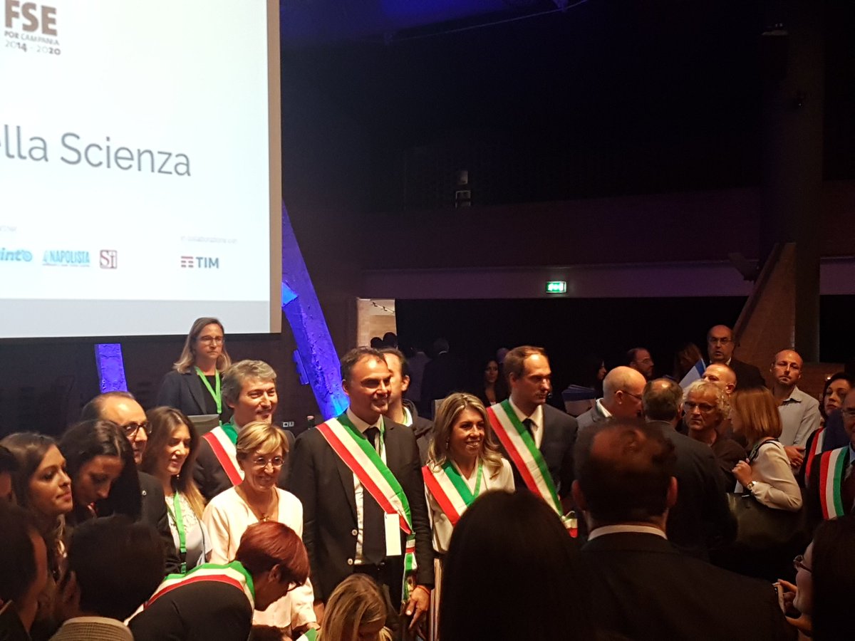 santangeloitalo's tweet image. Firmati a #YouthVillage da 115 sindaci campani il memorandum che impegna i Comuni a realizzare #BenessereGiovani