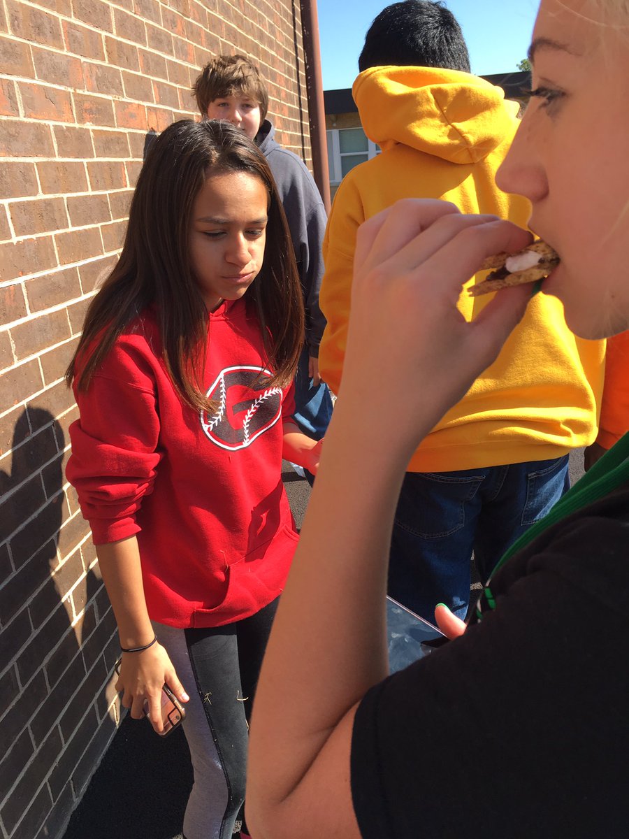 Mrs_Willman's tweet photo. Success! #smores #solarovensmores #ngssengineeringstandards #Gavin37Pride https://t.co/oXKrfJwa9C
