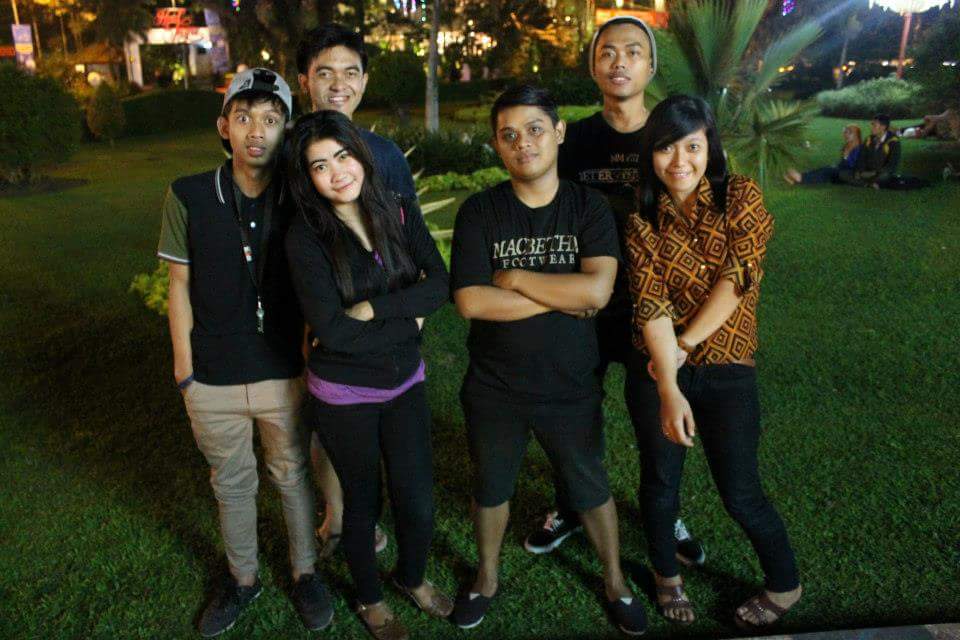 sahabat agak miring seh otak nya ,  tapi dia setidak nya yang bisa bikin gw bahagia  😂😂 
#kangenkalian