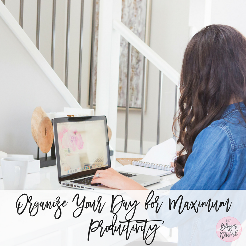 Dayngr's tweet photo. Ready to Organize Your Day for Maximum Productivity? https://t.co/N0SefXuCOG #Tips #BlogLifeU17 #Bloggers #NCBlogger https://t.co/QrJuaCIvNd