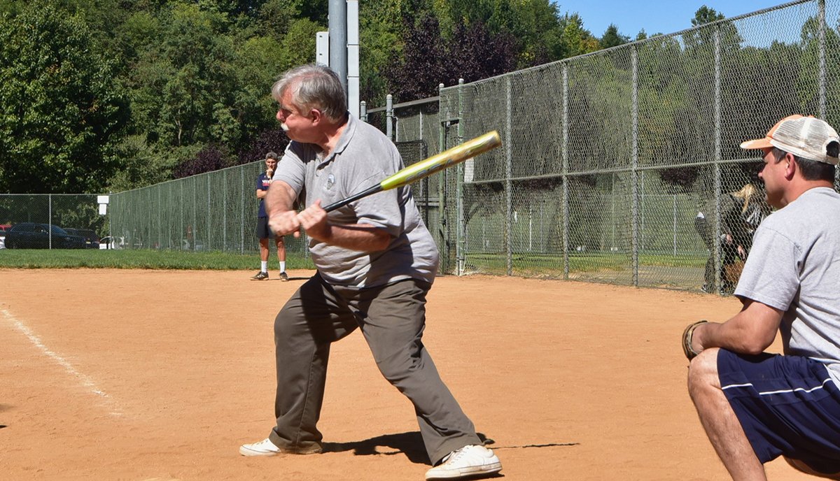 UVALaw's tweet image. Prof. Ted White's squad prevailed this weekend in a clash between mixed student and faculty teams, photos by Natalie Affinito ’18 #LawStars