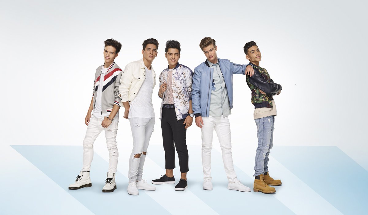 965KissFM's tweet photo. Follow &amp; RT for a shot to hang w/ @InRealLife in the Kiss FM Performance Studio Thursday 10/12! #KissInRealLife #Cleveland https://t.co/5bm5W2e8QR