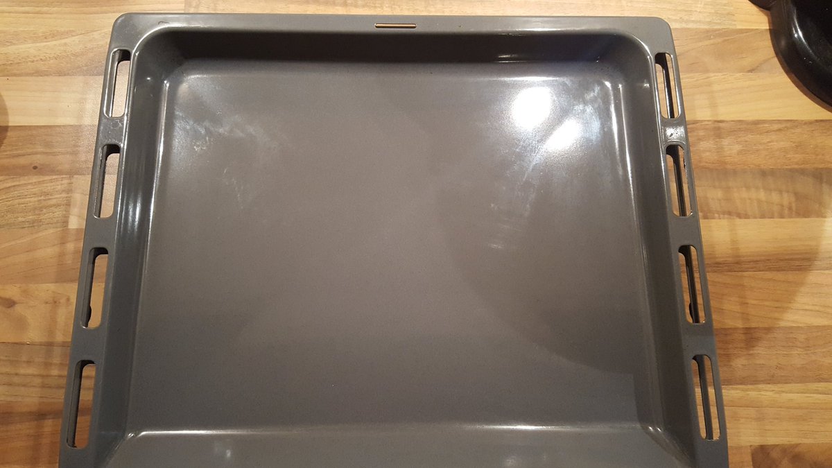 Ich möchte niemanden verunsichern, aber das ist ein 10 Jahre altes Backblech meiner Mutter.