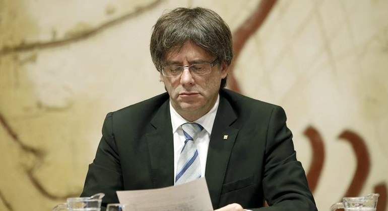 elEconomistaes's tweet photo. Puigdemont, al Rey Felipe VI: "Así no. Con su decisión de ayer usted decepcionó a mucha gente en Cataluña" https://t.co/J047lGna6v https://t.co/SbTf0ZBEor