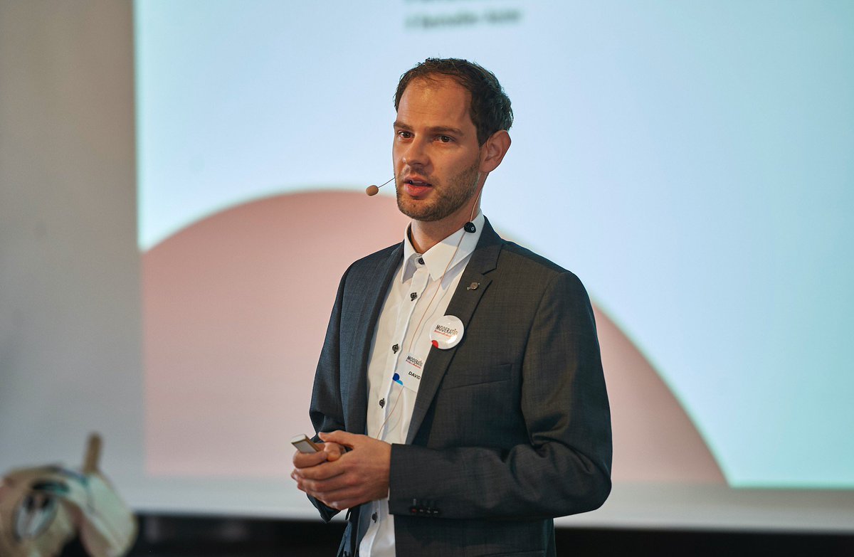DavidJSeifert's tweet photo. Vortrag "Agiles Arbeiten" am MODERATIO® Moderatoren-Kongress 2017: Schön war's! #Talk #Session #Moderatorenkongress2017 @moderatio https://t.co/Z23nQ7tyCa