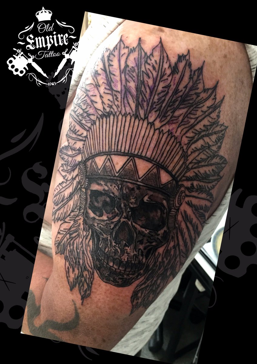 Joel_Tattoo_12's tweet photo. First sitting Unfinished #Skull #Warrior #Feathers #Dotworks #FoxTails #OldEmpireTattoo #InkLife #Coils4Life #LittleHulton https://t.co/AxqdOg7vhT