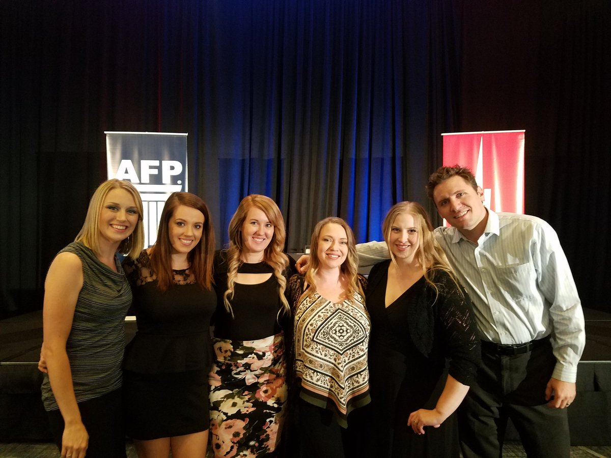 SaraMcCormack57's tweet photo. only two more days and I will be reunited with these gems! I can't wait to start Inner Cirlcle with all of them! https://t.co/pvxphBIAsW