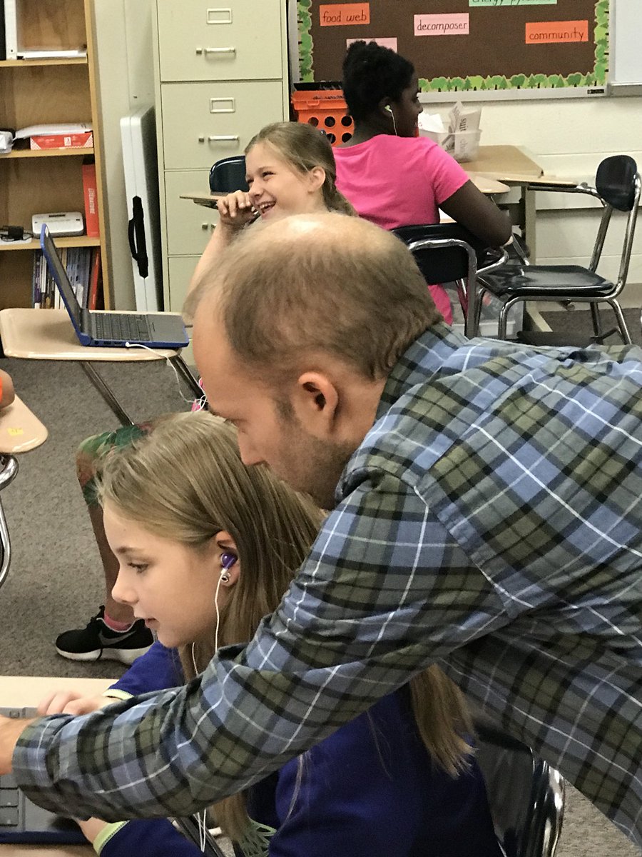 Mr. Smith flipping his classroom  at Karns Middle. Cool stuff!