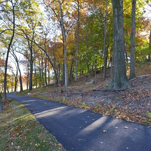 StrayWinds_Farm's tweet photo. Our homeowners are able to walk outside to picturesque views of the Appalachian Mountains and all their seasonal beauty! https://t.co/kdFXu4dqYK