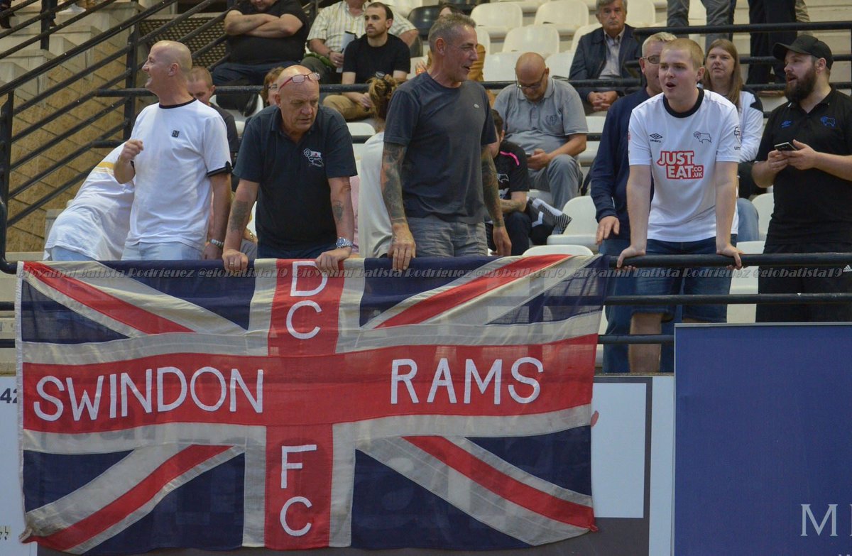 REALUNIONCIRUN's tweet photo. Gran fiesta ayer en Trofeo Steve Bloomer entre el @REALUNIONCIRUN y @dcfcofficial . Fotos para el recuerdo y la historia. https://t.co/OesIt0pDCi