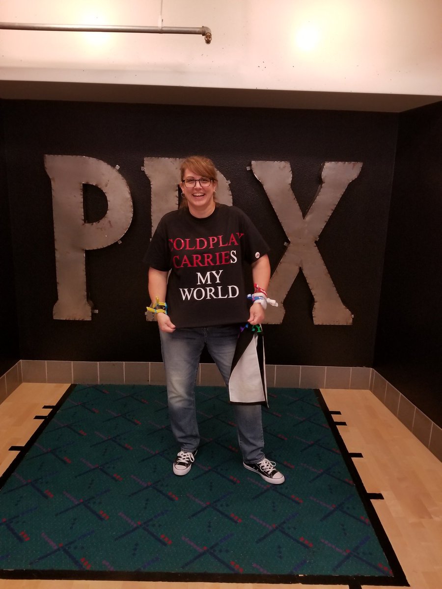 ColdplayCarrie's tweet photo. Yeah, I did that😁😁😁😁😁#ColdplayPortland #IFREAKINGLOVECOLDPLAY❤💛💚💙💜 https://t.co/pl4EkYpE1E