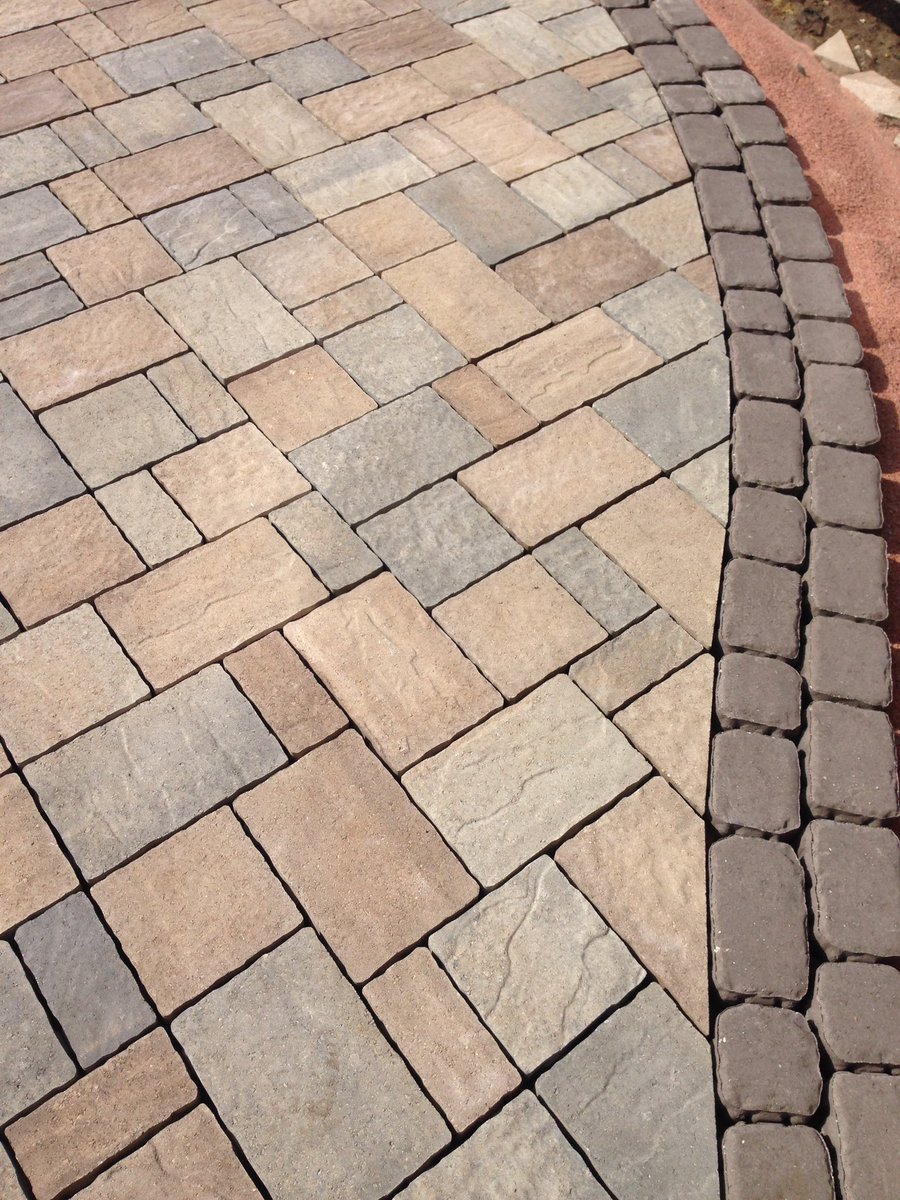 JayAnderson5353's tweet photo. In progress photos from Northern Plains. Mista Chestnut/Champlain Grey with Choc. Brown Villagio. @justin911sd @Jonathan_Dorow @paverpete1 https://t.co/kOZN5DkwJV