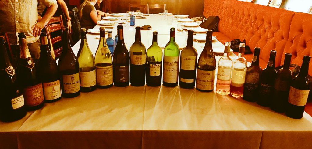 #25eAniversari
La cata a ciegas es una gran prueba de humildad, tanto para el vino como para el catador" #amorporelvino
#amorpelvi