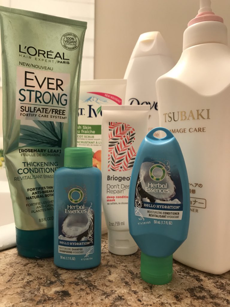 kenrhys18's tweet photo. @InfluensterCA @herbalessences i have been loving this the moment i used it! Bought the full size to stack up! #SayHelloToHydration #RecessVoxBox https://t.co/yBtM4BoxMc
