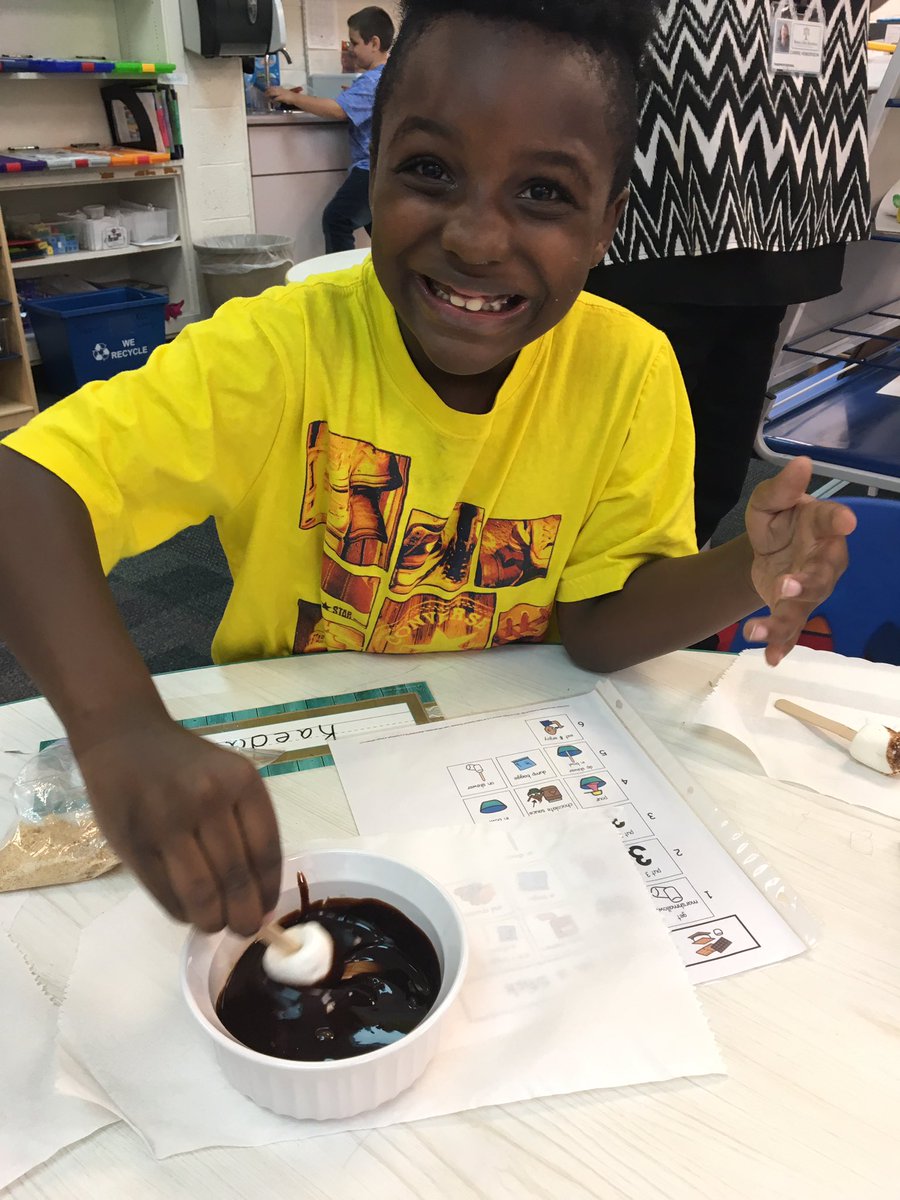 Ms_Danford's tweet photo. #addamslearners making a fall treat!! #smoresonastick https://t.co/ddDb5sjdKW