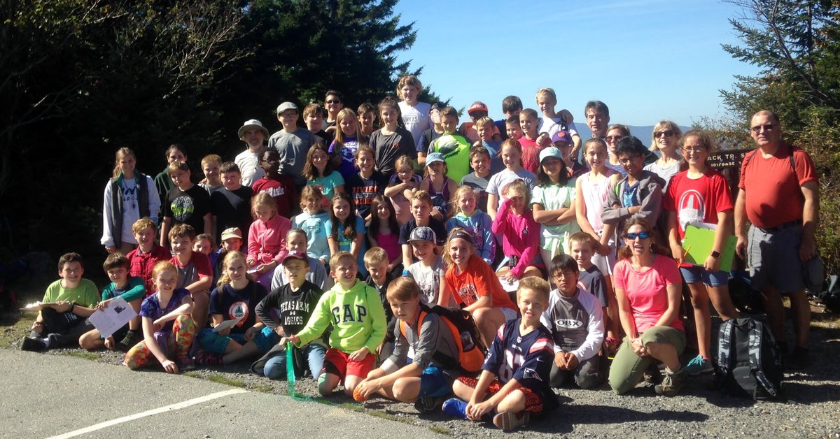 CSDA_News's tweet photo. 65 sixth graders successfully summited Pack Monadnock on a beautiful fall day. #hike #PackMonadnock #OutdoorClassroomDay https://t.co/MDzGHTqfPO