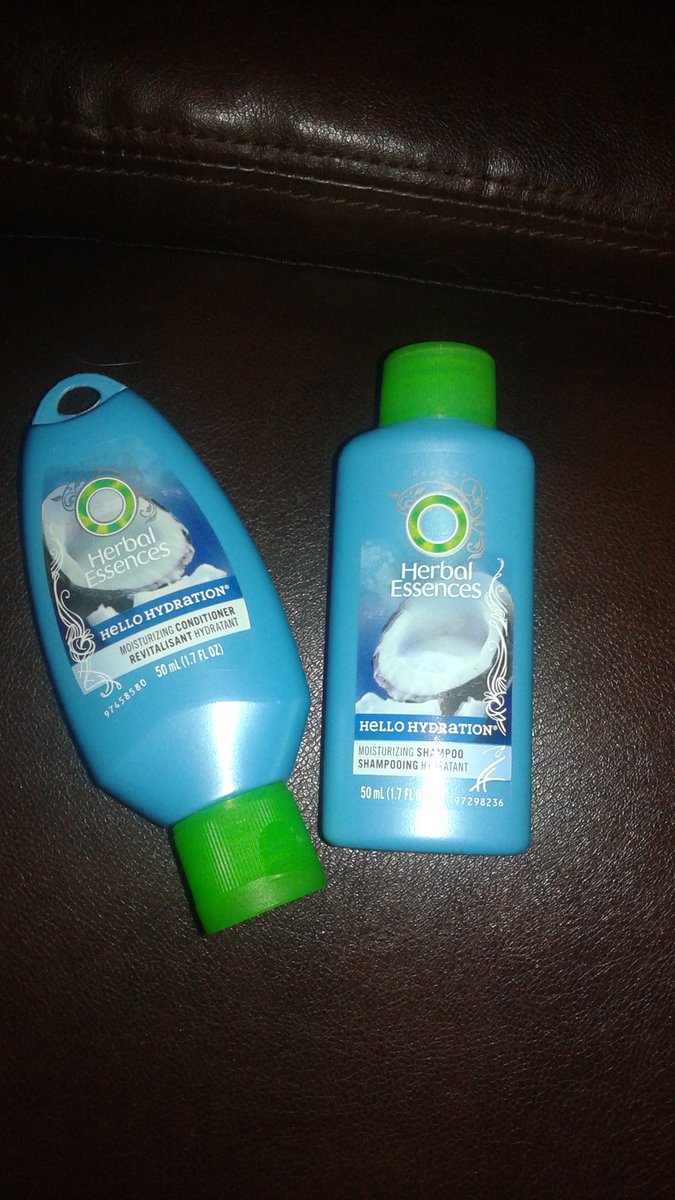 00Lyndz00's tweet photo. @InfluensterCA @herbalessences Totally love this new shampoo & conditioner. The smell is WOW and makes my hair feel amazing #SayHelloToHydration @HerbalEssences https://t.co/pjP6Hcdhyn